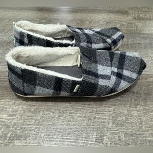Tom’s Alpharetta Black Flannel Plaid Shearling Lined Slip-On Flats